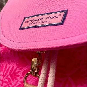 PINK VINEYARD VINES large carry pack. Brand New.